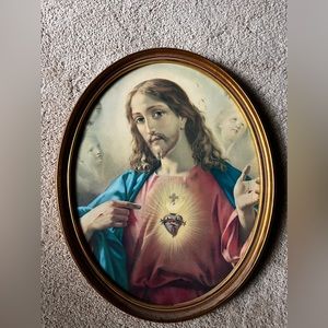 Vintage Sacred Heart Of Jesus Oval Portrait Christian Wall Art. Gold frame.